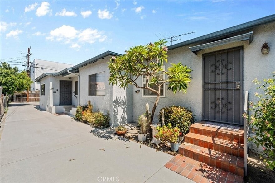 1901 Hauser Blvd, Los Angeles, CA for sale - Primary Photo - Image 1 of 43