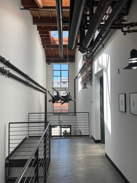1046 Princeton Dr, Venice, CA for sale - Building Photo - Image 2 of 14