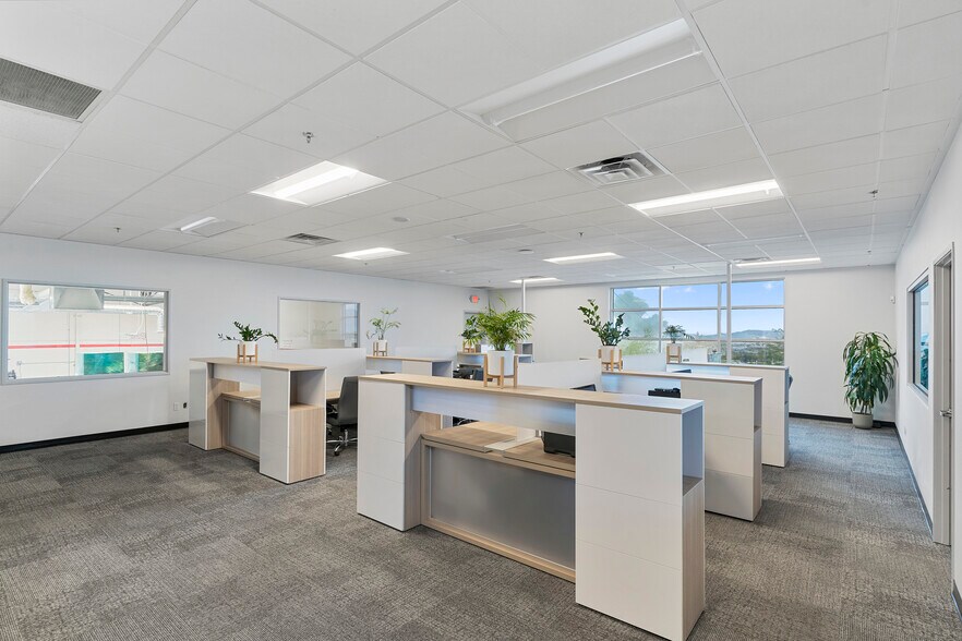 1850 Whitney Mesa Dr, Henderson, NV for sale - Building Photo - Image 2 of 10