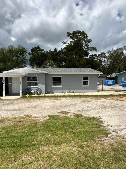 210-214 State Road 16 portefeuille de 3 propriétés à vendre sur LoopNet.ca - Photo du bâtiment - Image 2 de 9