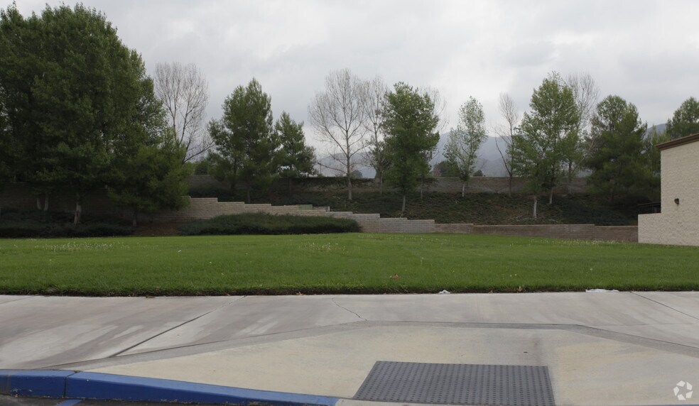 Oak Glen Rd, Yucaipa, CA à vendre - Photo principale - Image 2 de 3