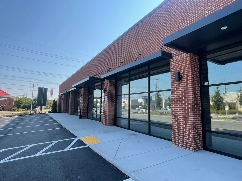 1717-1719 Gallatin Rd, Madison, TN à louer - Photo du bâtiment - Image 3 de 24