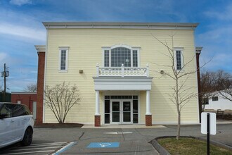 162-170 Main St, Old Saybrook, CT for lease Interior Photo- Image 2 of 10