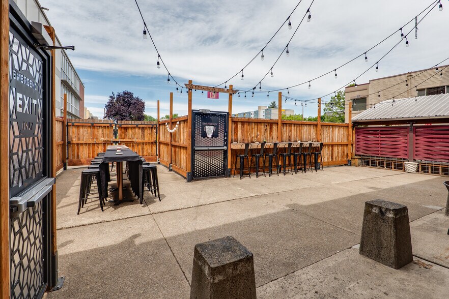 844 Olive St, Eugene, OR à louer - Photo du bâtiment - Image 3 de 32