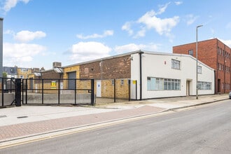 30 Lydden Rd, Londres à louer Photo du bâtiment- Image 2 de 7