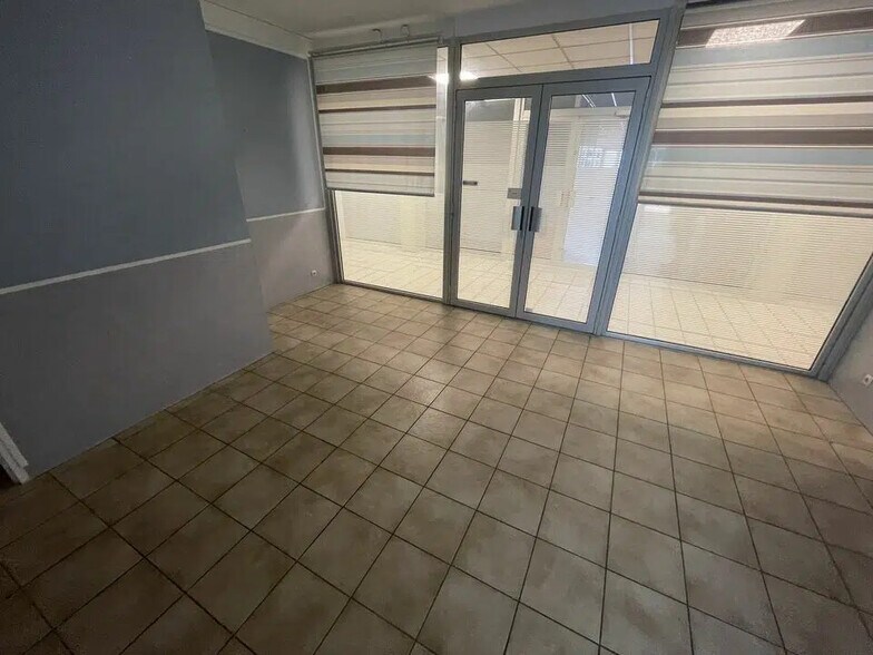 Commerce de détail dans Orvault à louer - Photo du bâtiment - Image 2 de 8