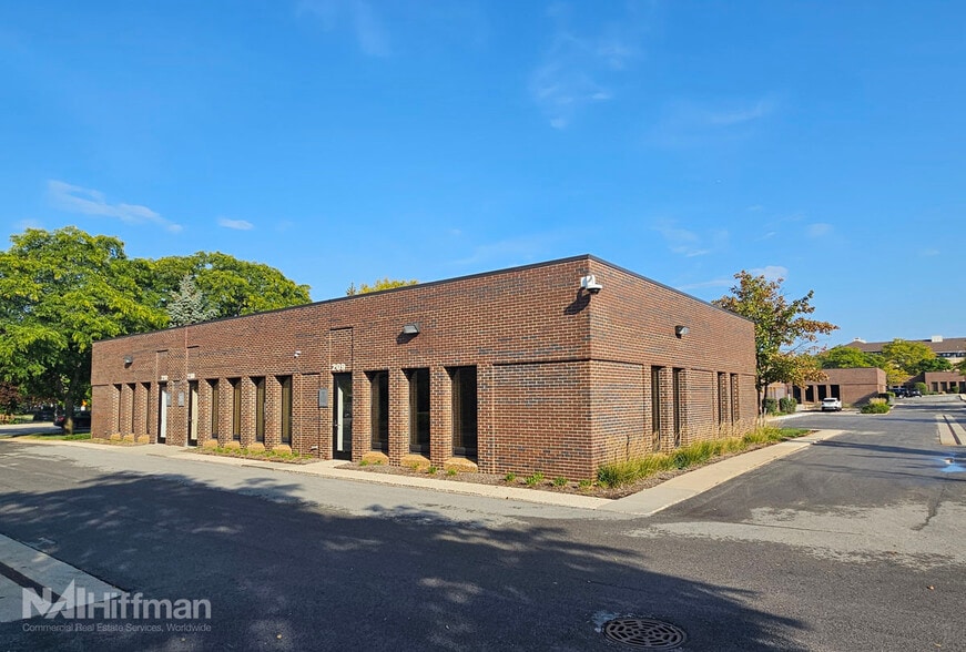 825 N Cass Ave, Westmont, IL for lease - Building Photo - Image 2 of 9