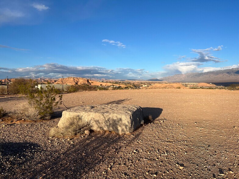 1020 W Pioneer Blvd, Mesquite, NV à vendre - Photo du bâtiment - Image 2 de 10