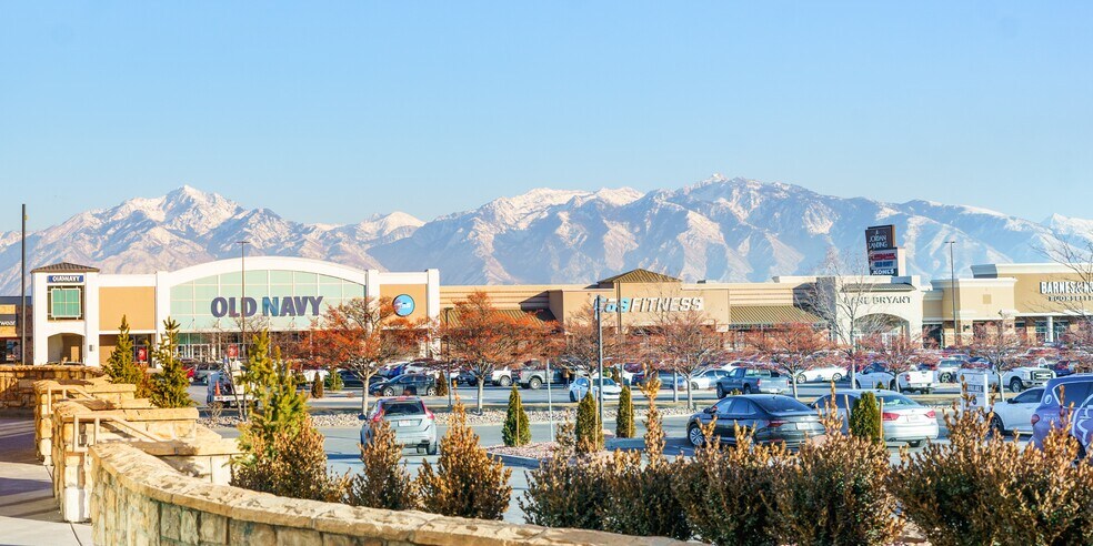 7800 S Bangerter Hwy, West Jordan, UT à louer - Photo du bâtiment - Image 2 de 11