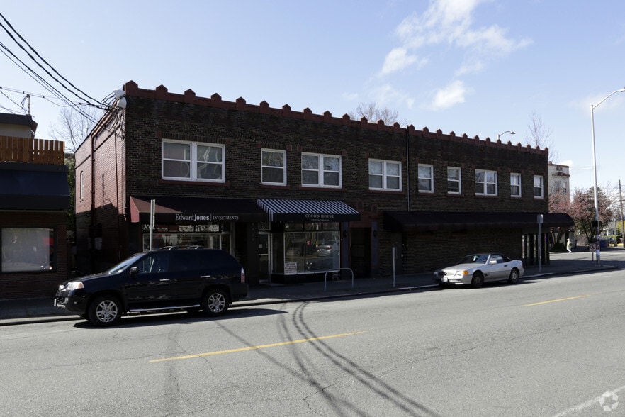 4427-4433 Wallingford Ave N, Seattle, WA for lease - Building Photo - Image 2 of 3