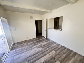181 E 18th St, Costa Mesa, CA à louer Photo intérieure- Image 1 de 4