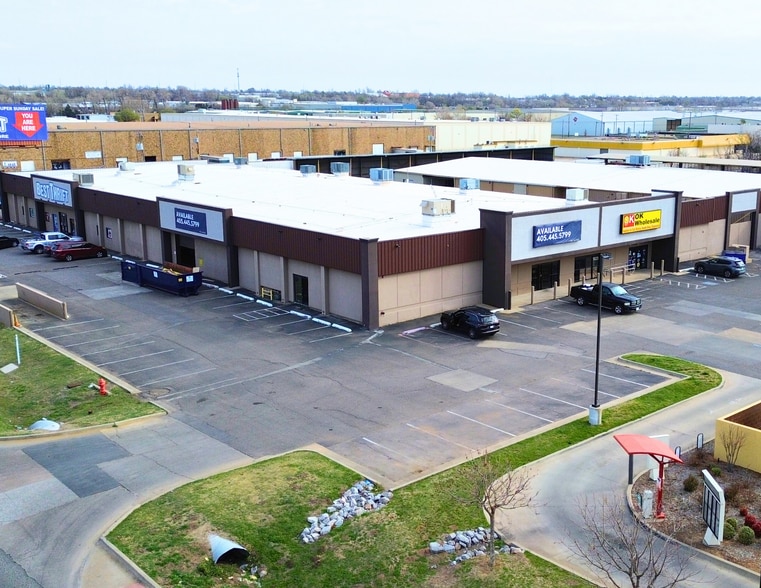 5809-5835 W Reno Ave, Oklahoma City, OK à louer - Photo du bâtiment - Image 1 de 14