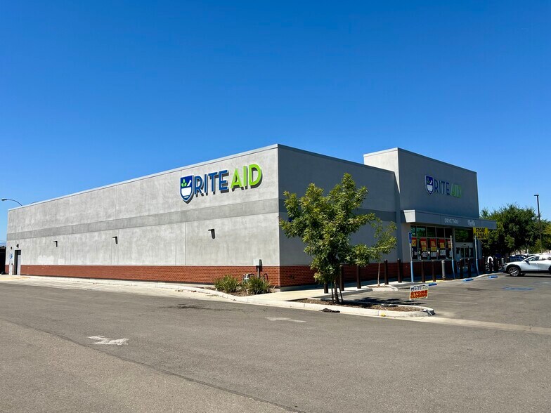 431 34th St, Bakersfield, CA à louer - Photo du bâtiment - Image 3 de 4