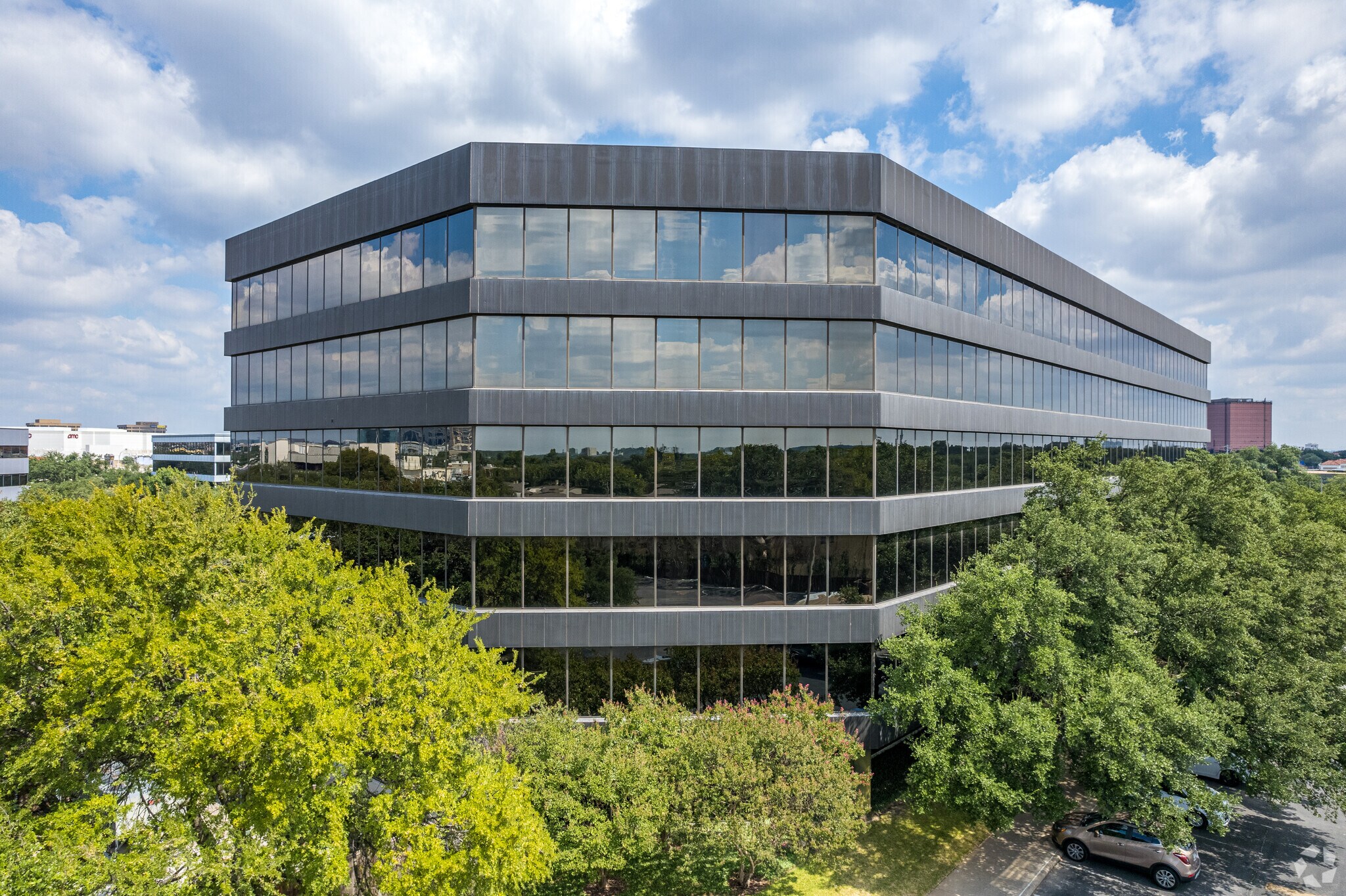 5720 Lyndon B Johnson Fwy, Dallas, TX for lease Building Photo- Image 1 of 7