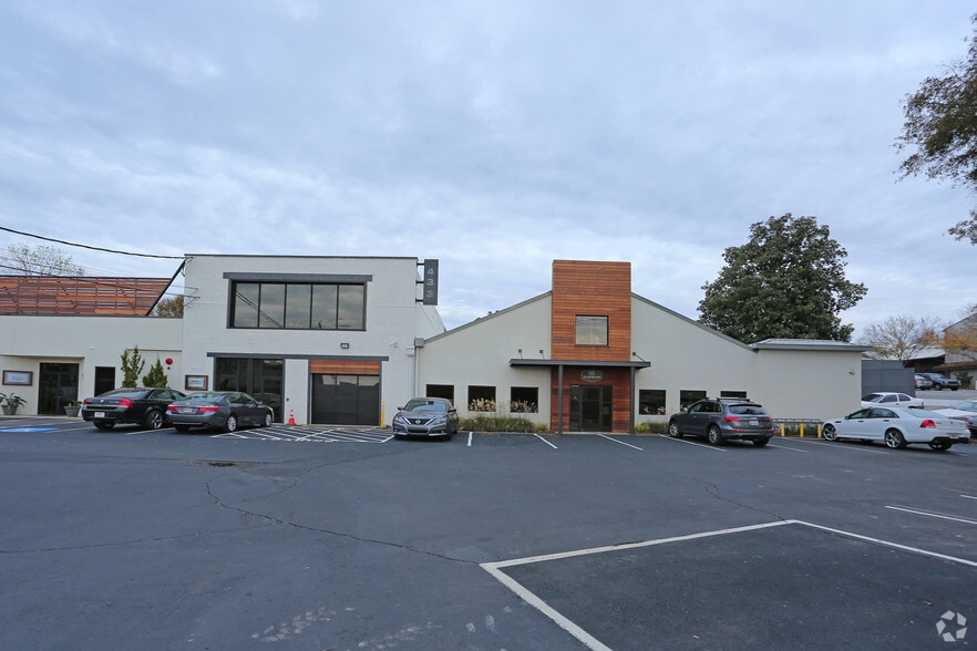 433 Bishop St NW, Atlanta, GA à louer - Photo du bâtiment - Image 2 de 10