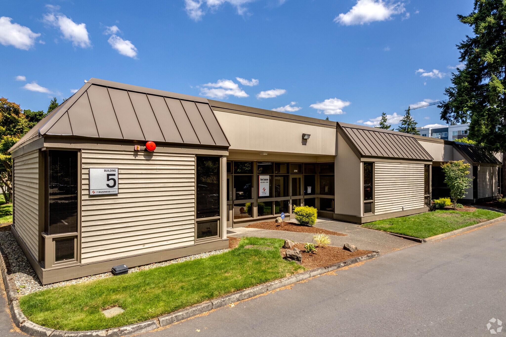 2729-2743 152nd Ave NE, Redmond, WA for lease Primary Photo- Image 1 of 7