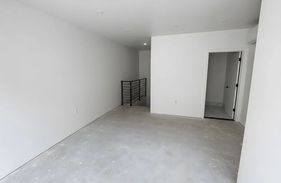 407 Tompkins Ave, Brooklyn, NY à louer - Photo du bâtiment - Image 2 de 4