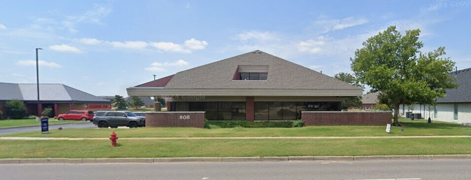 808 NW 24th St, Norman, OK à louer - Photo du bâtiment - Image 1 de 10