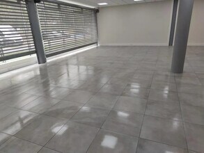 Industrial in Tremblay-en-France for lease Interior Photo- Image 2 of 2