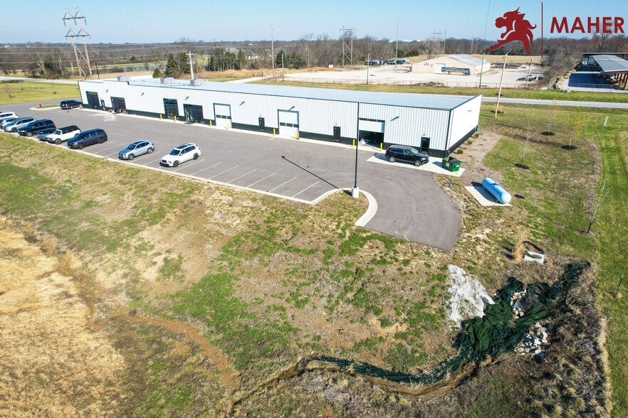 7070 S Cadet Ct, Columbia, MO for lease - Building Photo - Image 3 of 8