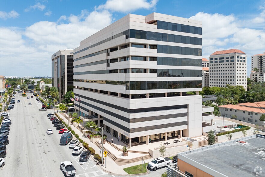 999 PONCE DE LEON Blvd, Coral Gables, FL for lease - Primary Photo - Image 2 of 34