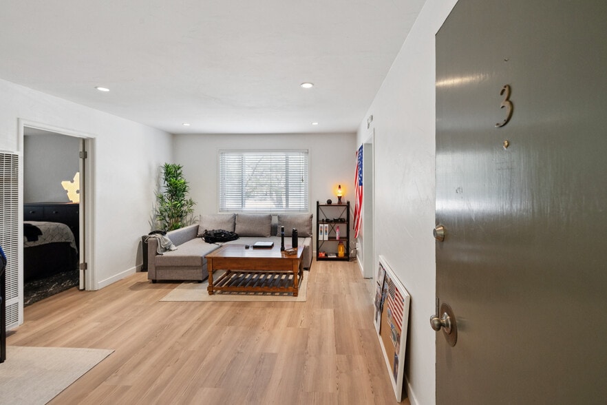 1140 El Camino Real, Burlingame, CA à vendre - Photo du bâtiment - Image 3 de 59