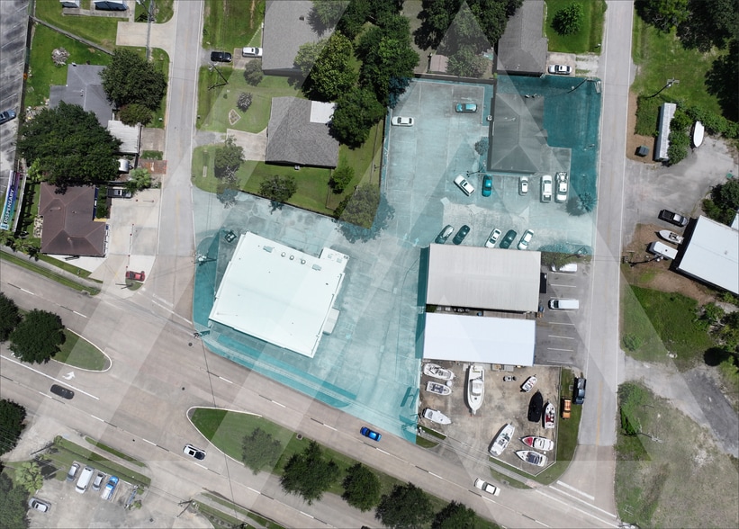 1127 Marina Bay Dr, Kemah, TX for sale - Building Photo - Image 2 of 11