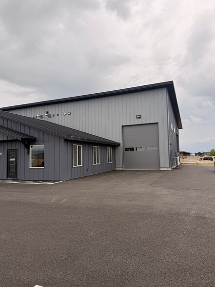 3092 W Bellanca Ct, Hayden, ID à louer - Photo du bâtiment - Image 3 de 16