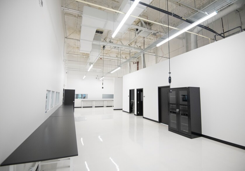 805 W Central Blvd, Orlando, FL à louer - Photo du bâtiment - Image 3 de 3