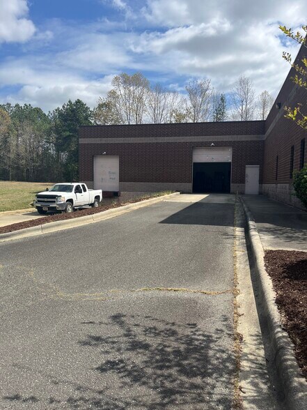 2725 Gray Fox Rd, Monroe, NC à vendre - Photo du bâtiment - Image 3 de 14