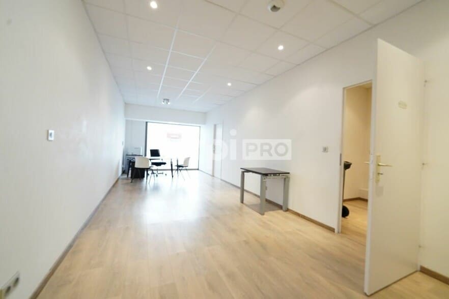 254 Route De Lyon, Lozanne for sale - Interior Photo - Image 3 of 6