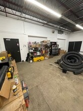 9220 Bass Lake Rd, New Hope, MN à louer Photo intérieure- Image 2 de 10