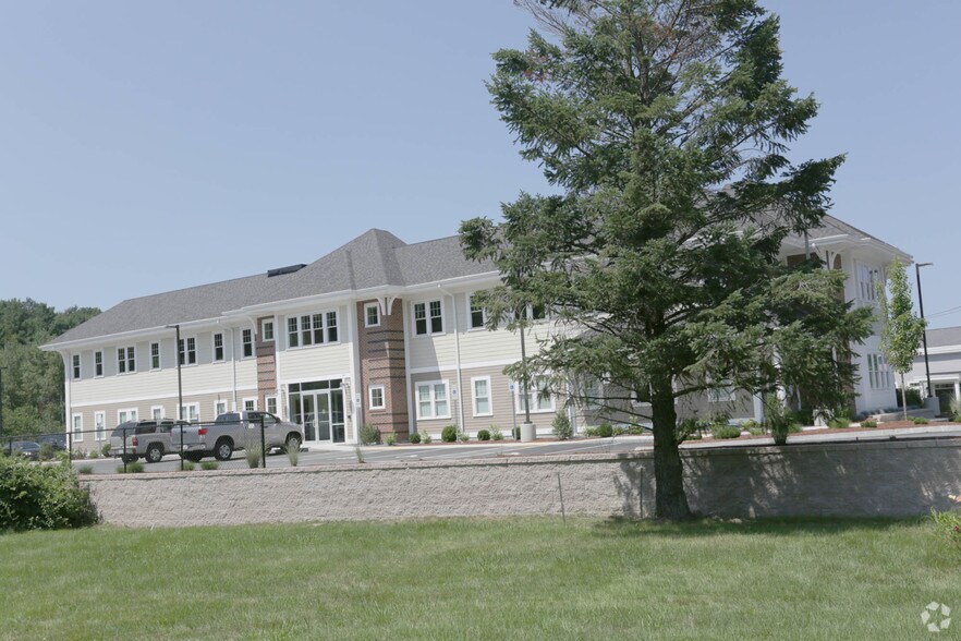 120 Boston Rd, Groton, MA à louer - Photo du bâtiment - Image 2 de 6