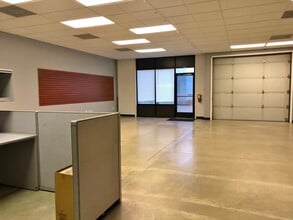 965 Tyinn St, Eugene, OR for lease Interior Photo- Image 1 of 2