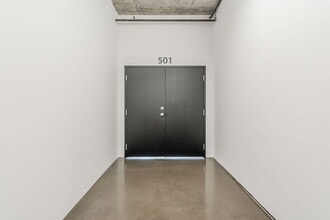 433 Rue Chabanel O, Montréal, QC for lease Building Photo- Image 1 of 5