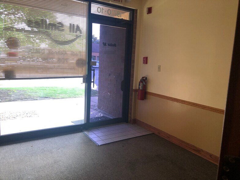 19710 Governors Hwy, Flossmoor, IL à vendre - Photo intérieure - Image 3 de 19