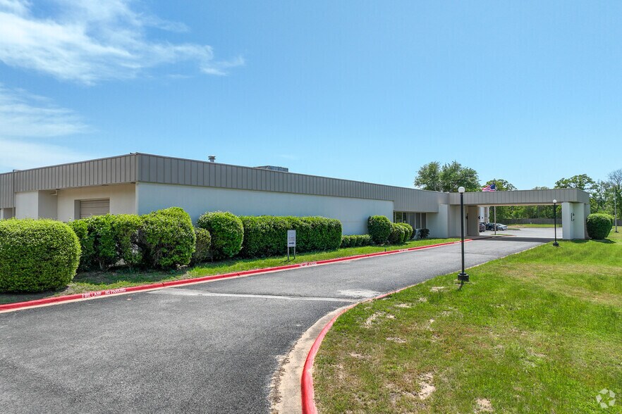 2050 State Highway 31, Athens, TX à louer - Photo du bâtiment - Image 3 de 23