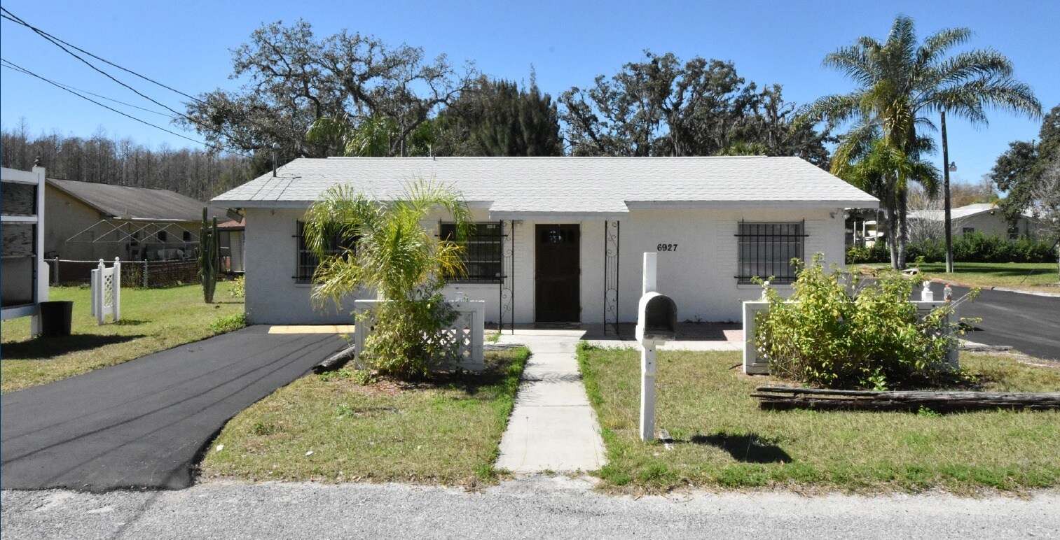 6927 Shady Acres Blvd, New Port Richey, FL à louer Photo principale- Image 1 de 2