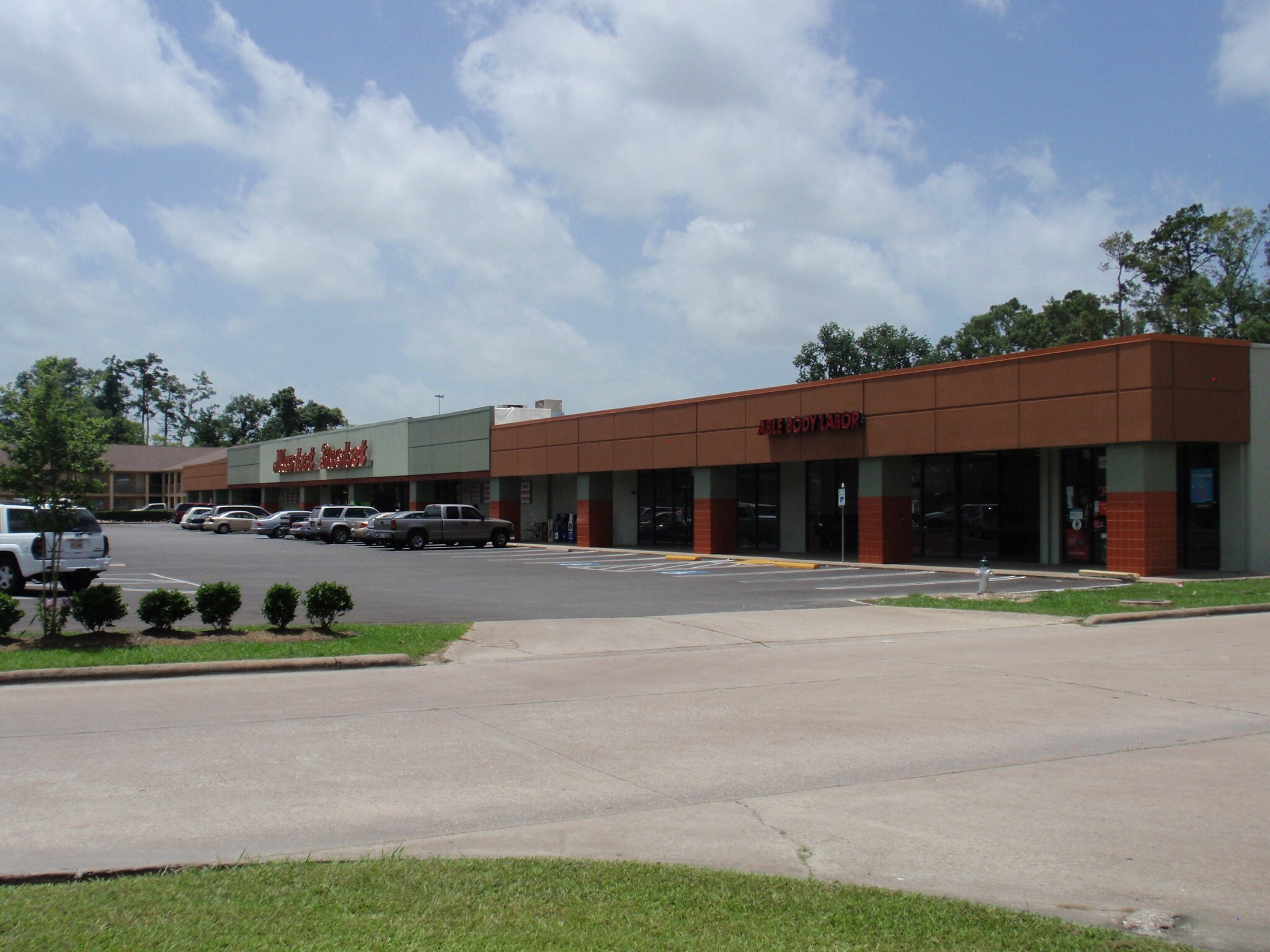 2255 N 11th St, Beaumont, TX à louer Photo du bâtiment- Image 1 de 3