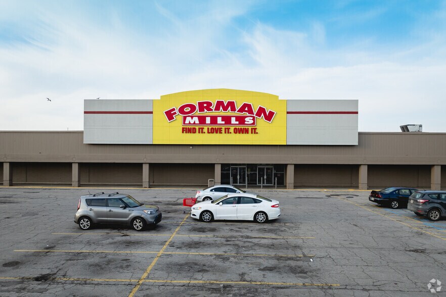 525-701 E Manhattan Blvd, Toledo, OH à louer - Photo du bâtiment - Image 2 de 5