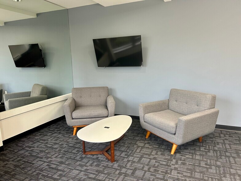 18 Commerce Way, Woburn, MA à louer - Photo intérieure - Image 3 de 6