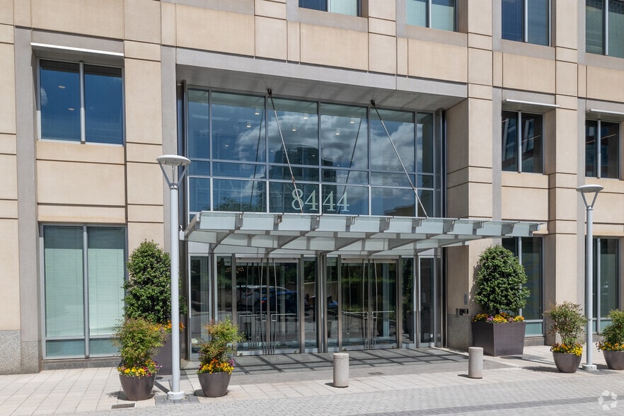 8444 Westpark Dr, McLean, VA for lease - Building Photo - Image 3 of 5