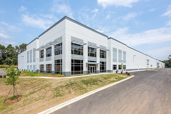 2205 Beltway Blvd, Charlotte, NC à louer Photo du bâtiment- Image 1 de 5