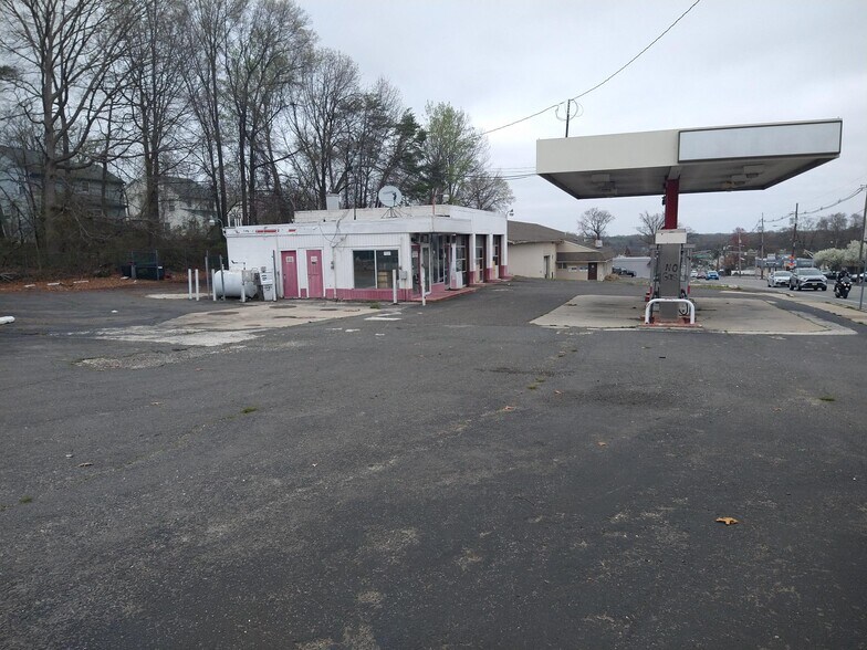 405 E Clements Bridge Rd, Runnemede, NJ à louer - Photo du bâtiment - Image 2 de 10