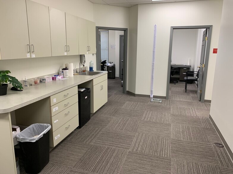 207 Pine St, Syracuse, NY à louer - Photo du bâtiment - Image 3 de 12