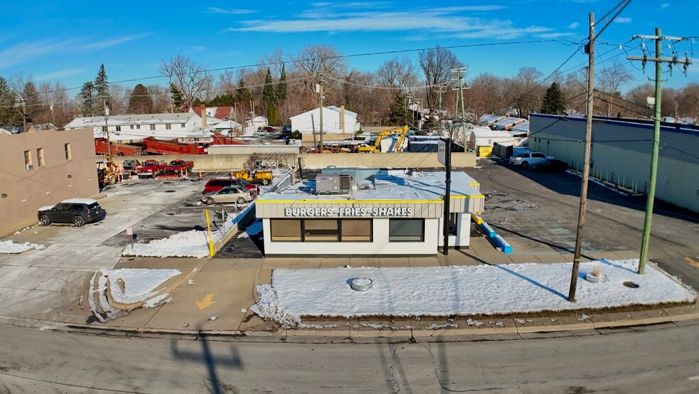 27010 Plymouth Rd, Redford, MI à vendre - Photo du bâtiment - Image 2 de 9