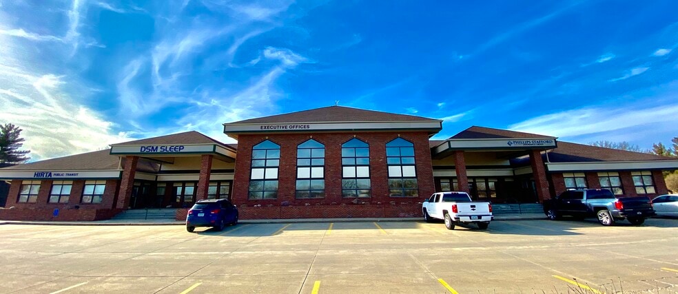 2828-2844 104th St, Urbandale, IA for sale - Building Photo - Image 2 of 12