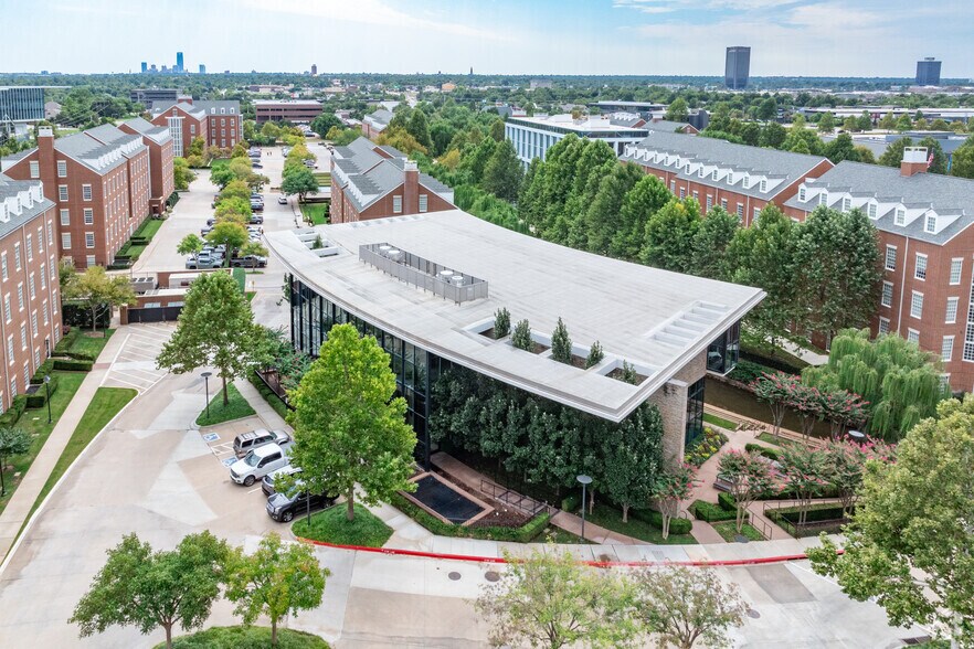 6225 N Classen Blvd, Oklahoma City, OK à vendre - Aérien - Image 2 de 6
