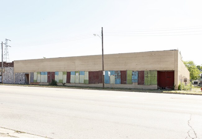 More details for 4514 N Saginaw St, Flint, MI - Retail for Sale