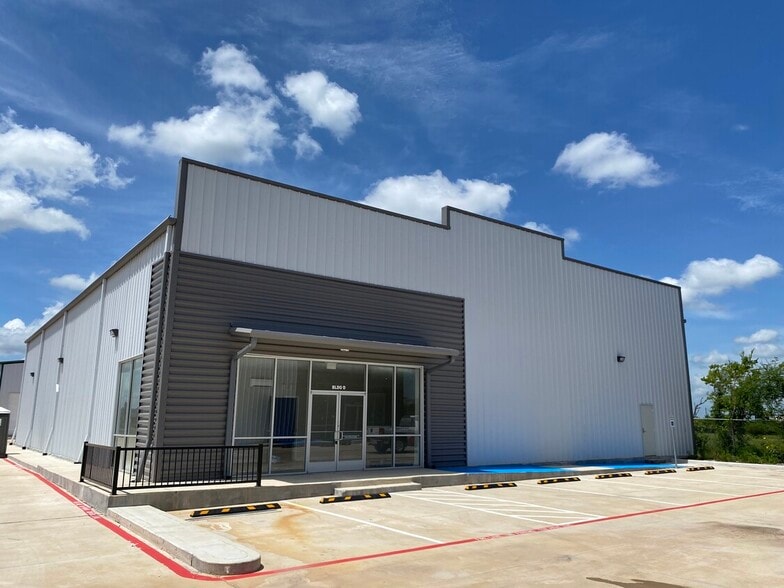 18120 W Bellfort St, Richmond, TX for sale - Building Photo - Image 3 of 6